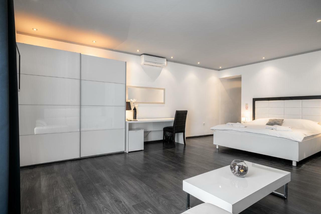 The Suites - Small Luxury Living ヴォディツェ エクステリア 写真